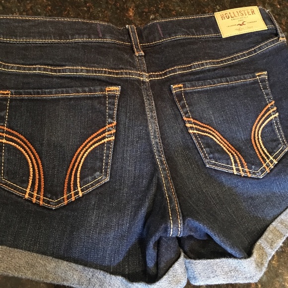 Hollister dark wash size 5 shorts!! - Picture 5 of 6
